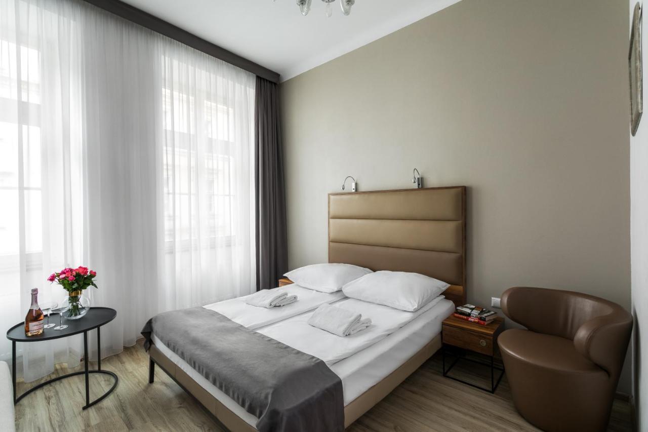 G12 Aparthotel Krasków Εξωτερικό φωτογραφία