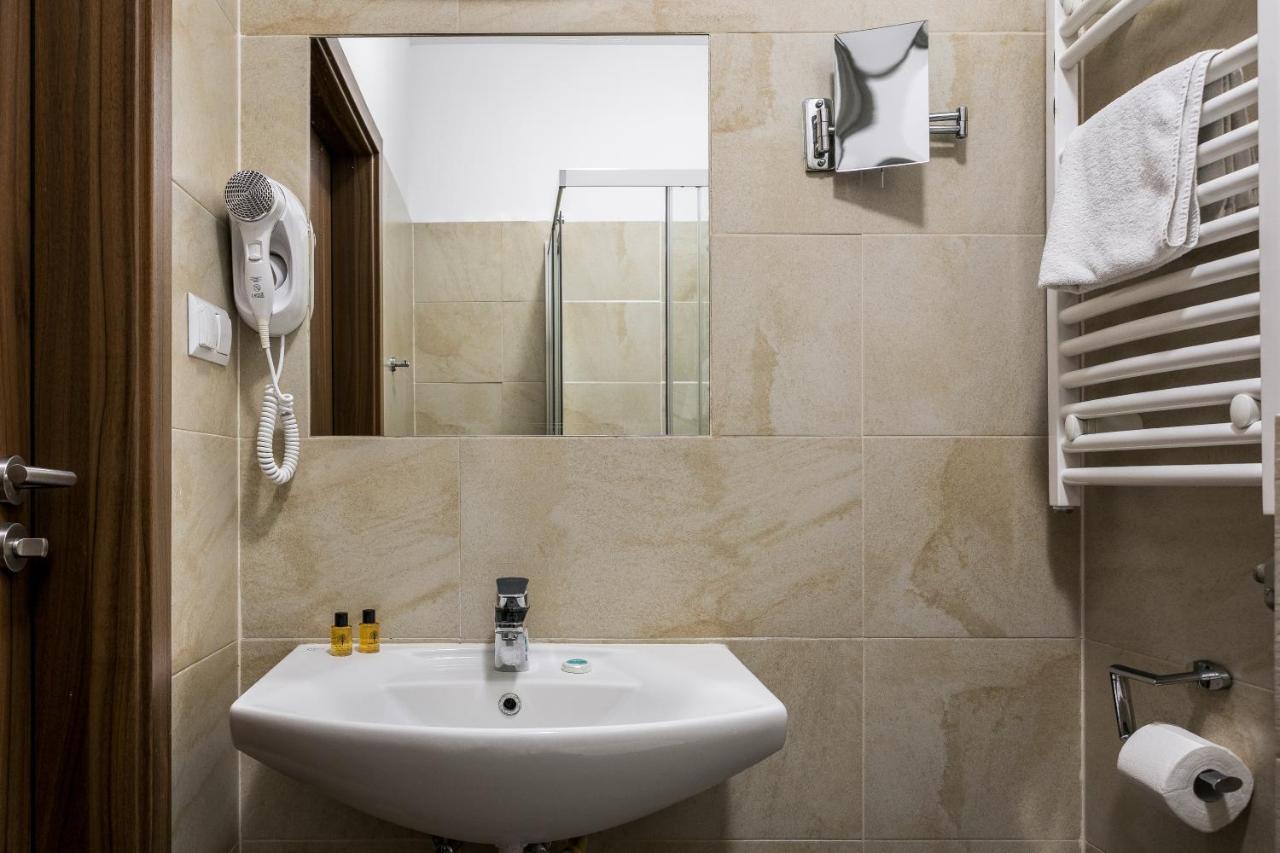 G12 Aparthotel Krasków Εξωτερικό φωτογραφία
